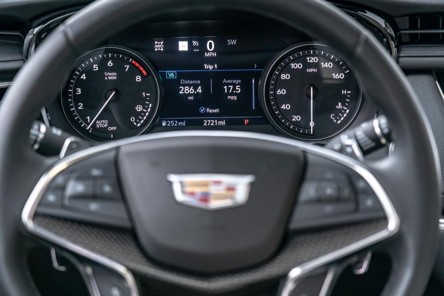 Панель приборов Cadillac XT5 Sport 2019 года  (NA) (фото 22 из 42)